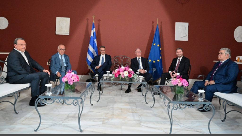 «Ψυχρό» το κλίμα στο Προεδρικό Μέγαρο – «Δύσκολο να προσποιούμαστε όταν μας κατηγορούν με χυδαίους χαρακτηρισμούς»