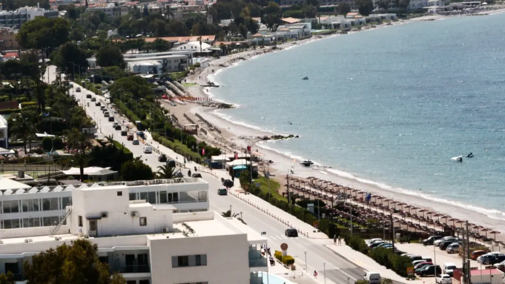 Ρόδος: Ελεύθεροι ο θείος και ο υπεύθυνος τουριστικού πρακτορείου για την 3χρονη που βρέθηκε χωρίς τις αισθήσεις της σε πισίνα