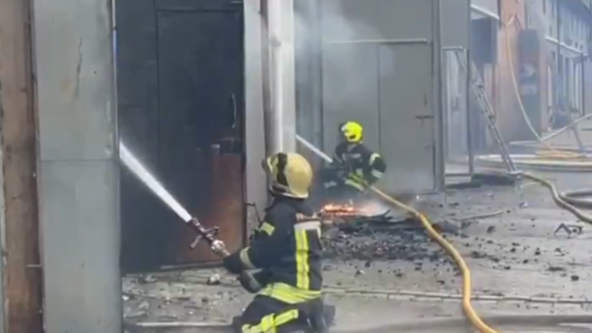 Ουκρανία: Η Ρωσία εξαπέλυσε την μεγαλύτερη επίθεση από την έναρξη του πολέμου – “Δριμείες κυρώσεις” ζητάει ο Ζελένσκι