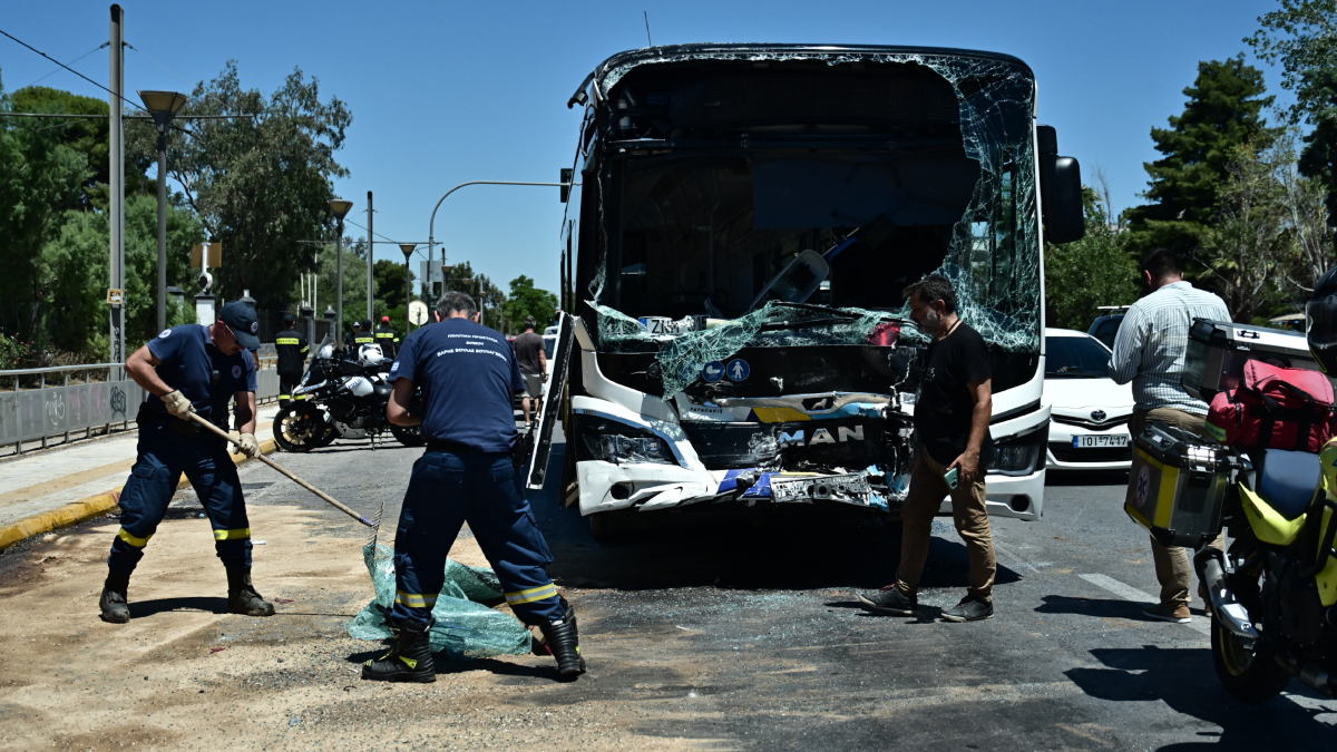 Σύγκρουση λεωφορείων