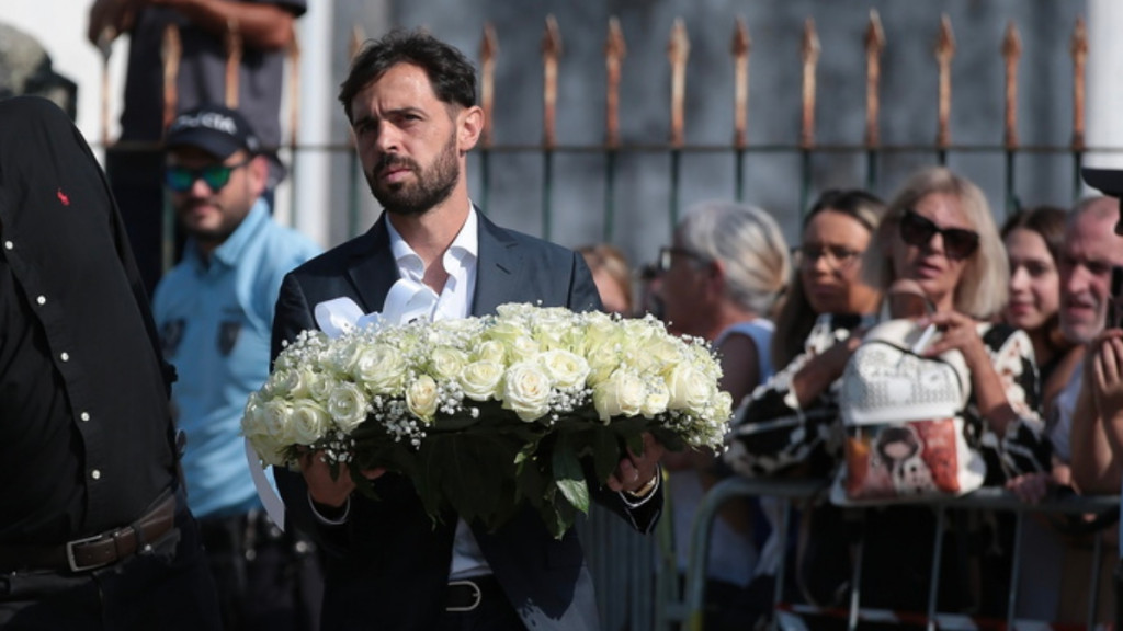 Ντιόγκο Ζότα: Αυτή την ώρα η κηδεία του ποδοσφαιριστή της Λίβερπουλ και του αδερφού του – Δείτε Live εικόνα