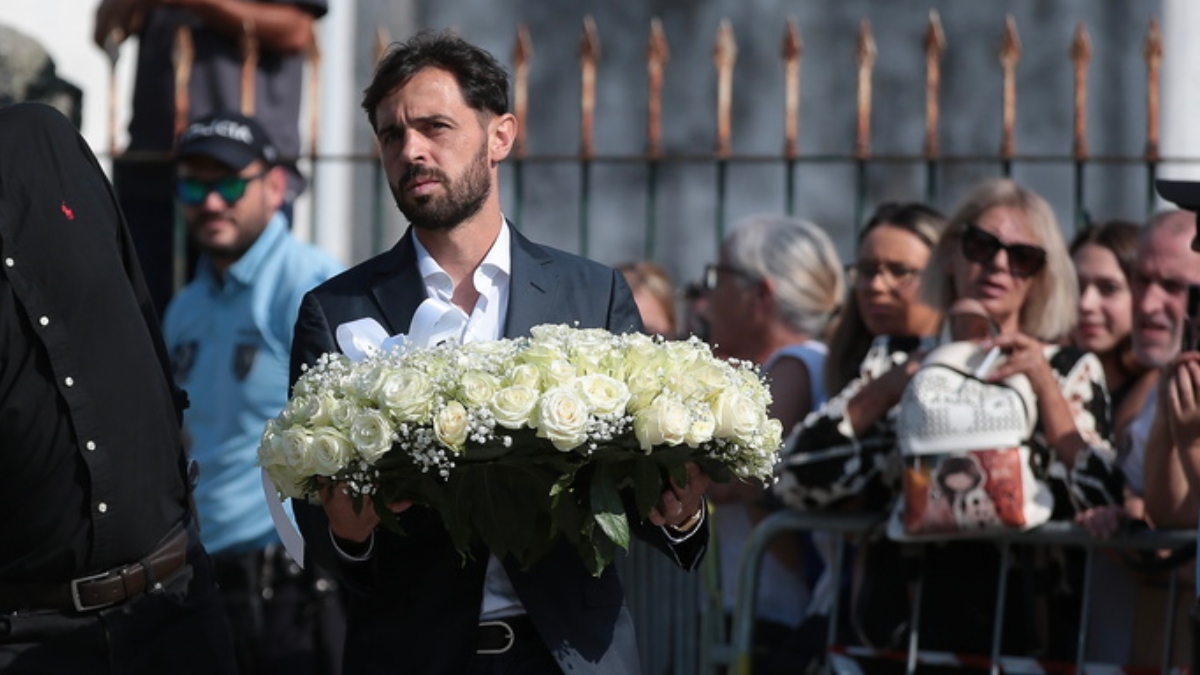 Ντιόγκο Ζότα: Αυτή την ώρα η κηδεία του ποδοσφαιριστή της Λίβερπουλ και του αδερφού του – Δείτε Live εικόνα