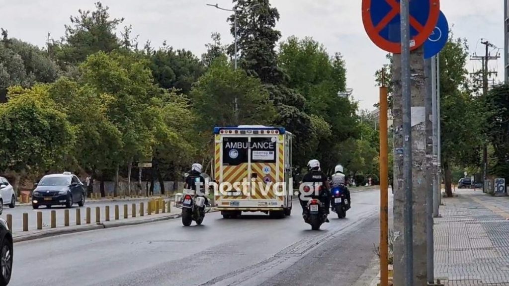 Θεσσαλονίκη: Αστυνομικοί της ΔΙΑΣ συνόδευσαν ασθενοφόρο για την επείγουσα διακομιδή βρέφους στο νοσοκομείο (βίντεο)