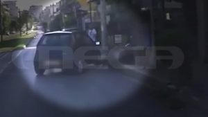 Παλαιό Φάληρο: Βίντεο ντοκουμέντο από την παράσυρση μοτοσικλετιστή από αυτοκίνητο