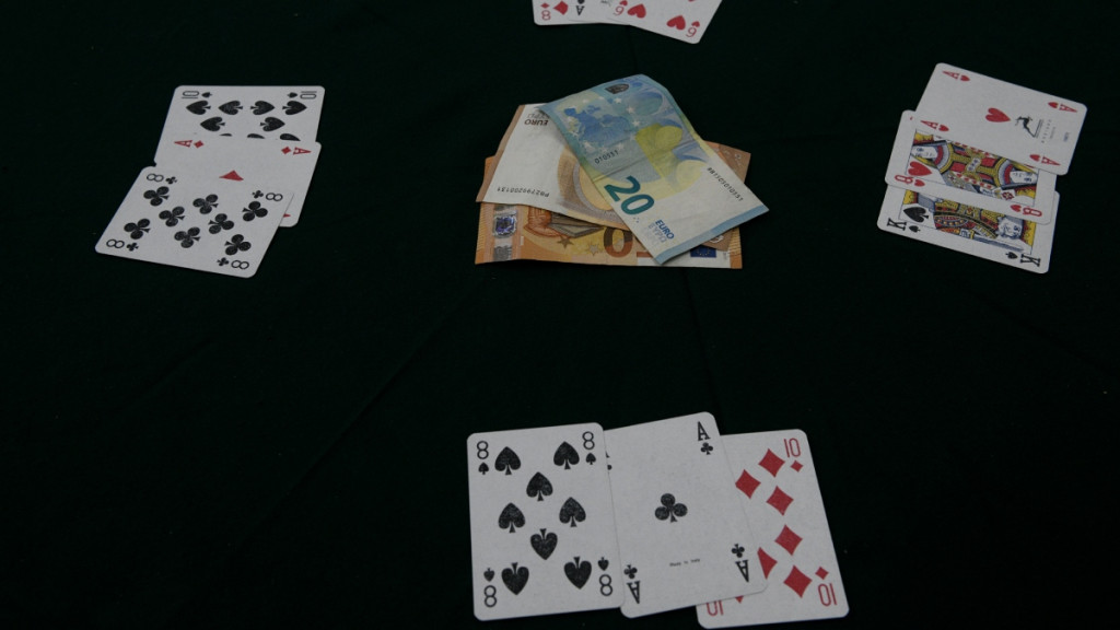 Παράνομος τζόγος σε υπόγεια κι αποθήκες της Αττικής – Η νέα μάστιγα που στοιχίζει εκατομμύρια