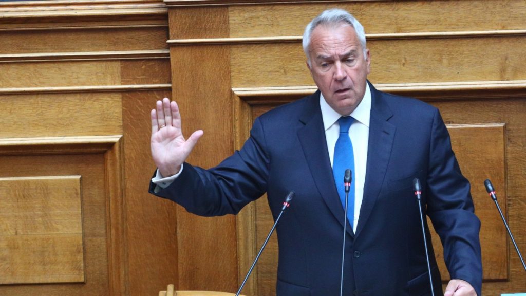 Βορίδης: ” Οι προτάσεις είναι προδήλως αβάσιμες – Είναι δυνατόν να κάνεις εγκληματική ενέργεια με νόμιμες πράξεις;”