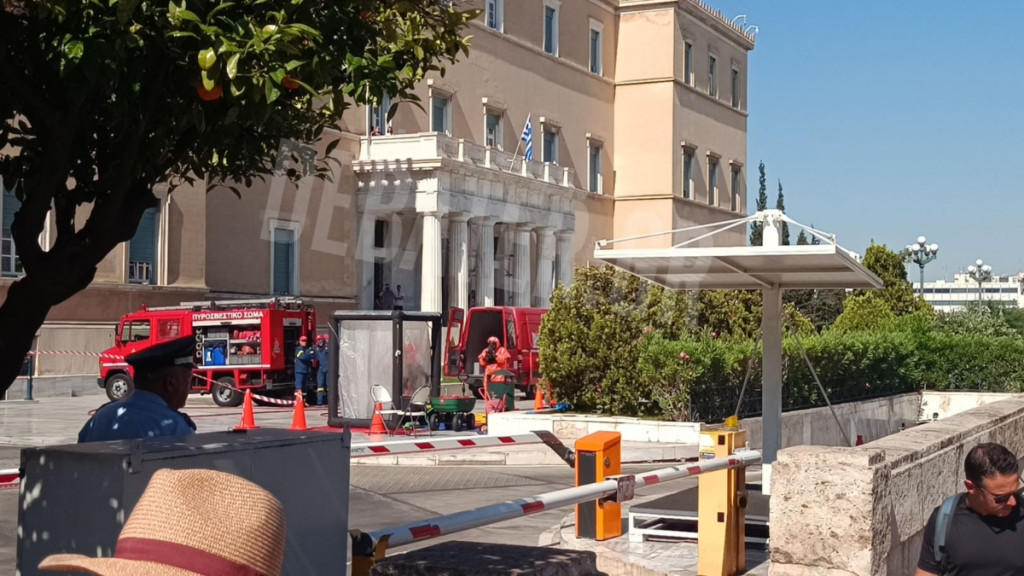 Συναγερμός για ύποπτο φάκελο με σκόνη στη Βουλή – Είχε παραλήπτη πολιτικό πρόσωπο (βίντεο+φωτογραφίες)