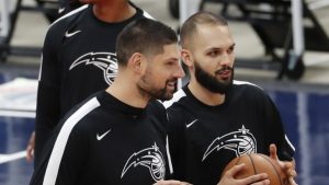 Νικόλα Βούτσεβιτς: Τρολάρει τον Εβάν Φουρνιέ μετά την ανανέωση συμβολαίου με τον Ολυμπιακό