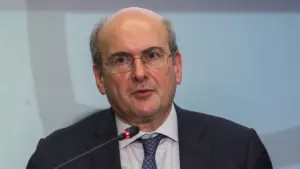 Χατζηδάκης από Βρυξέλλες: «Εθνική επιτυχία η αναγνώριση των προσπαθειών μας κατά της γραφειοκρατίας»