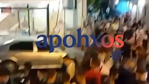 Ζάκυνθος: ΙΧ παραλίγο να παρασύρει πλήθος σε πανηγύρι  – Δείτε το σοκαριστικό βίντεο