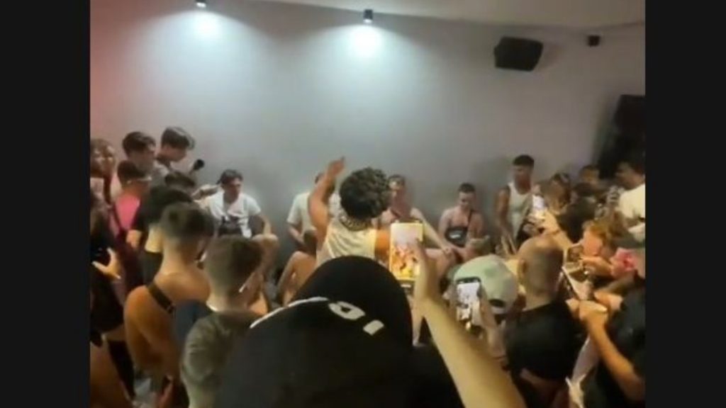 Ποιό ήταν το… έπαθλο στον “διαγωνισμό” στοματικού έρωτα στη Ζάκυνθο