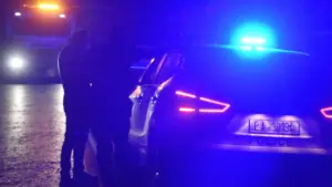 Ελευσίνα: Παραδόθηκε ο 22χρονος για την επίθεση στον 32χρονο – «Με τραυμάτισε πρώτος», υποστηρίζει