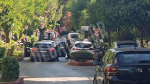 Ν. Ψυχικό: Τοποθέτησαν 5 μασούρια δυναμίτιδας έξω από το σπίτι του Γ. Πρετεντέρη – Γιατί δεν εξερράγη (Εικόνες)