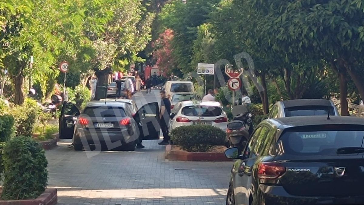 Ν. Ψυχικό: Τοποθέτησαν 5 μασούρια δυναμίτιδας έξω από το σπίτι του Γ. Πρετεντέρη – Γιατί δεν εξερράγη (Εικόνες)