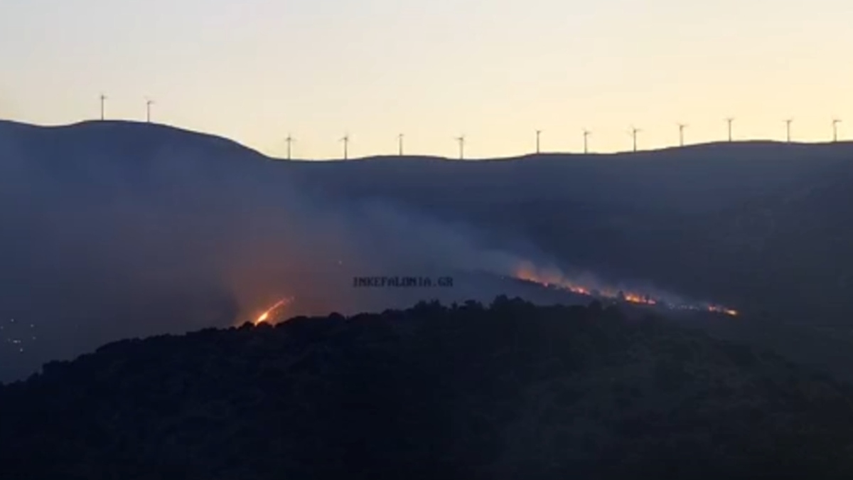 Καλύτερη η εικόνα της φωτιάς στην Κεφαλονιά – Ήχησε το 112 για εκκένωση τριών περιοχών (βίντεο)