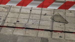 Κολωνός: Έβαλαν γκαζάκια στην είσοδο συνδέσμου φιλάθλων