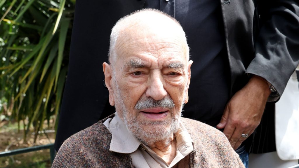 Δημήτρης Καλλιβωκάς: Με ολική τύφλωση η σύζυγός του – Τη μετέφερε στο ίδρυμα της Παναγίας Τήνου