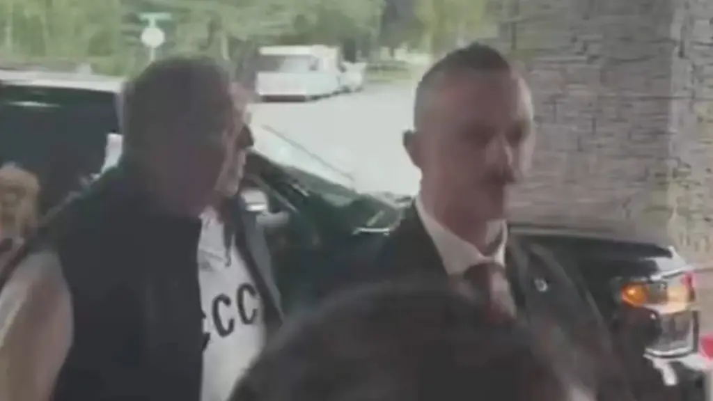 Λαβρόφ: Στην Αλάσκα με φούτερ… “ΕΣΣΔ” πριν από τη συνάντηση Τραμπ με Πούτιν – “Έχουμε σαφή θέση” (βίντεο)