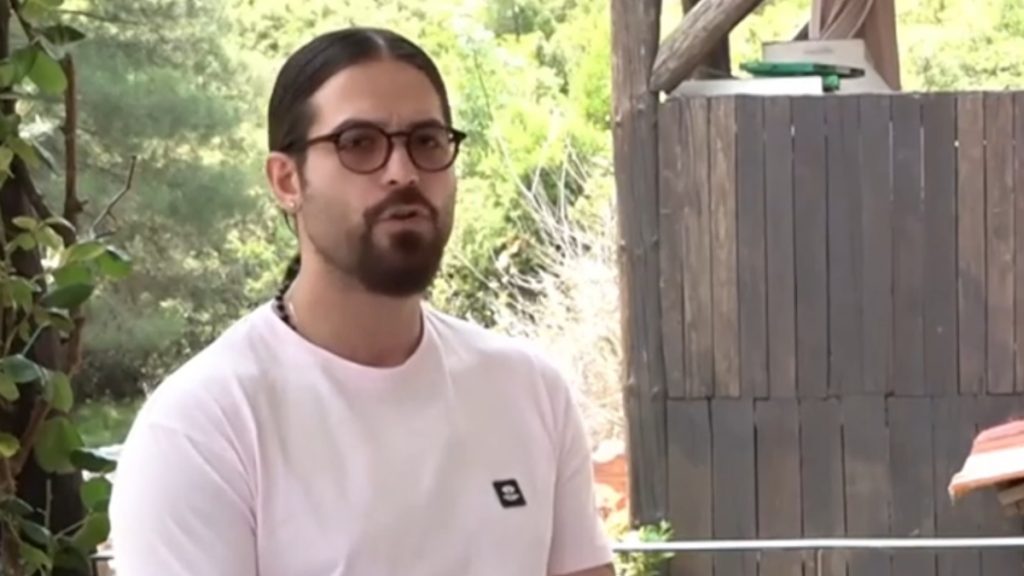 Ο Άρης Μουγκοπέτρος παίζει ξανά κλαρίνο μετά από 4 μήνες – “Σε ευχαριστώ Παναγία μου που ζω” (βίντεο)