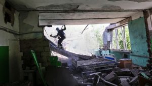 Ουκρανία: 4 νεκροί, ανάμεσά τους 2 παιδιά, σε επιδρομή ρωσικών drones στο Χάρκοβο πριν τις συνομιλίες στον Λευκό Οίκο