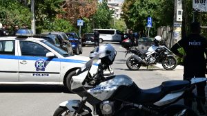 Χαλάνδρι: Δολοφόνησε με μαχαίρι τη 47χρονη σύντροφό του στην είσοδο πολυκατοικίας – Συνελήφθη ο 28χρονος