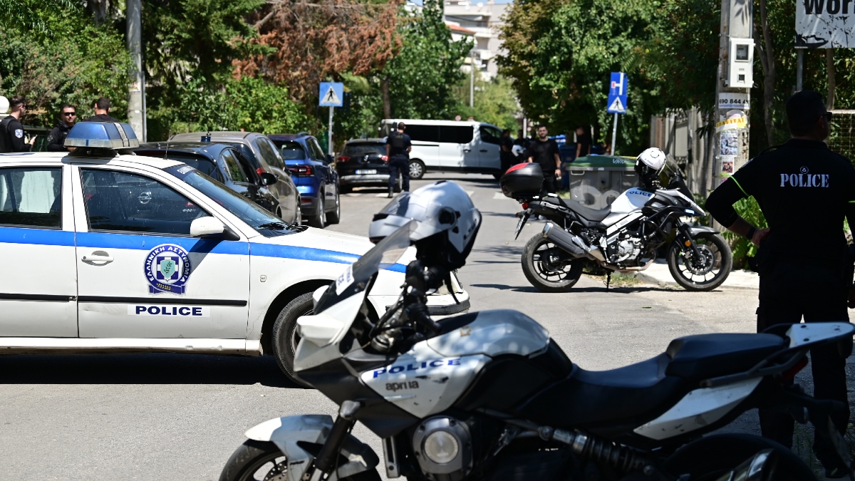Χαλάνδρι: Δολοφόνησε με μαχαίρι τη 47χρονη σύντροφό του στην είσοδο πολυκατοικίας – Συνελήφθη ο 28χρονος