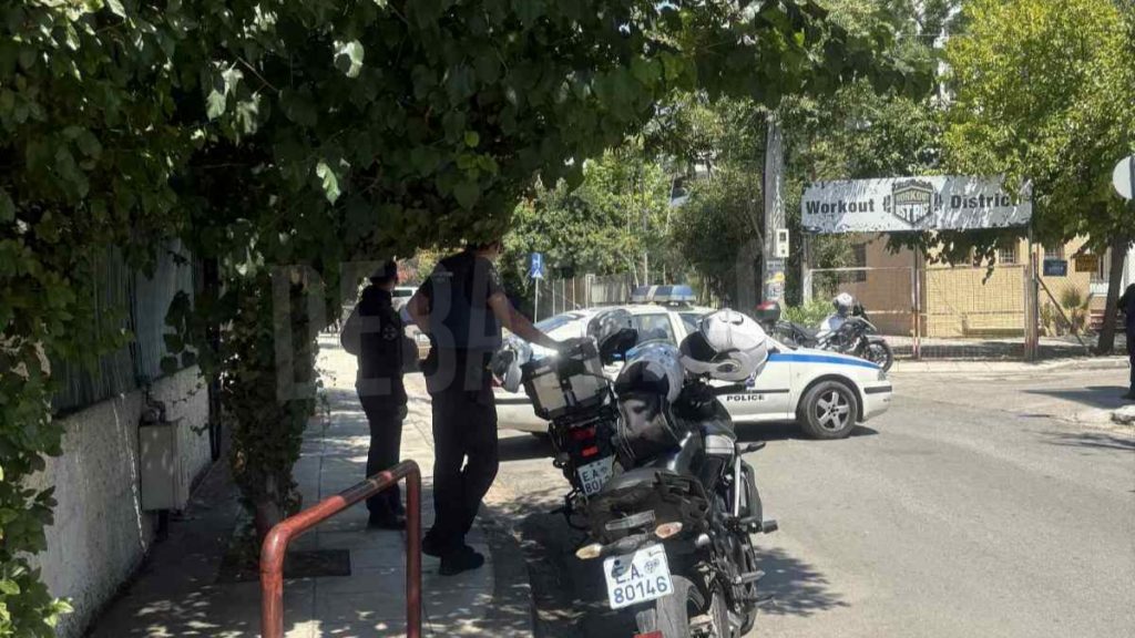 Γυναικοκτονία στο Χαλάνδρι: “Βοήθεια, κρατάει μαχαίρι” ούρλιαζε η 47χρονη προτού την κατακρεουργήσει ο σύντροφός της