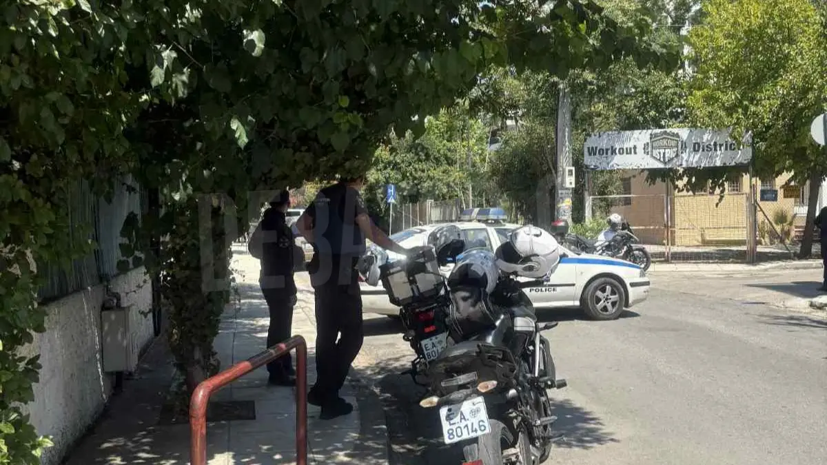 Γυναικοκτονία στο Χαλάνδρι: Ο δράστης έσπασε το μαχαίρι και πήρε άλλο για να σκοτώσει την 47χρονη (Βίντεο)