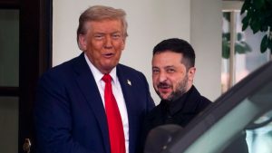 FT: Η Ουκρανία θα αγοράσει όπλα 100 δισ. δολαρίων “made in USA” ως αντάλλαγμα για τις εγγυήσεις ασφαλείας