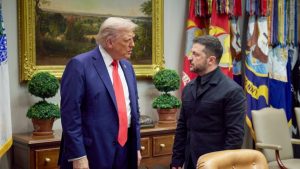 Μπορεί ο Τραμπ να γεφυρώσει το χάσμα ανάμεσα σε Πούτιν – Ζελένσκι; Ποια μορφή μπορούν να λάβουν οι εγγυήσεις ασφάλειας των ΗΠΑ