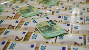 Γαλλία: Ένας υπερτυχερός κέρδισε το αστρονομικό τζακπότ των 250 εκατομμυρίων ευρώ!