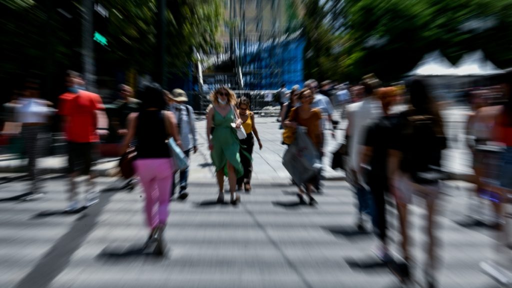 Αντίστροφη μέτρηση για το πακέτο της ΔΕΘ: Στο “μενού” αυξήσεις μισθών – συντάξεων και μειώσεις φόρων – εισφορών