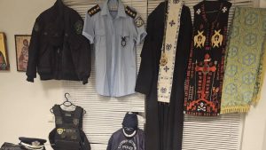 Χανιά: Πώς “παγιδεύτηκε” ο 55χρονος που παρίστανε τον ιερέα και τον αστυνομικό και ρήμαζε εκκλησίες (Εικόνες)