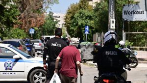 Χαλάνδρι: Σήμερα η απολογία του 28χρονου που κατέσφαξε τη 47χρονη – Έσπασε το μαχαίρι από το μένος του