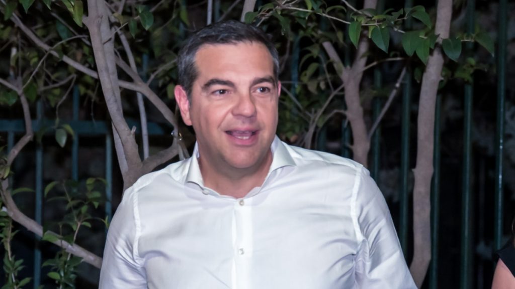 Ξανά στο προσκήνιο ο Αλέξης Τσίπρας: Πρώτα το βιβλίο του και ύστερα το νέο κόμμα