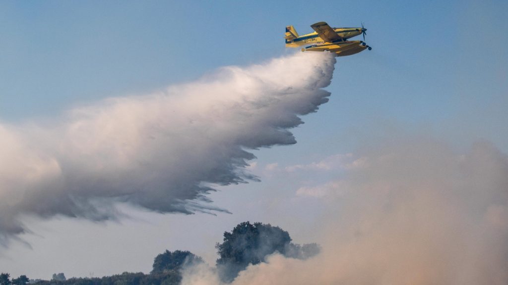 Φωτιά σε δασική έκταση στο Παρανέστι Δράμας – Σηκώθηκαν 4 εναέρια μέσα