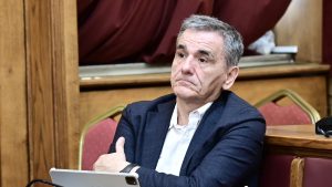Τσακαλώτος: Το αιχμηρό σχόλιο για τη συνέντευξη Τσίπρα στη Le Monde – “Μου γεννήθηκαν κάποιες απορίες”