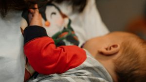 Ευεργετικός για την καρδιά της μητέρας ο θηλασμός – Πολλαπλά τα οφέλη και για τα βρέφη