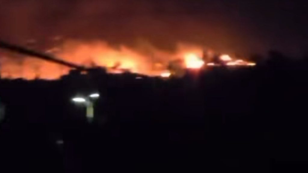 Πυρκαγιά στα Μέγαρα, ήχησε το 112 – Πού έχει διακοπεί η κυκλοφορία (βίντεο)