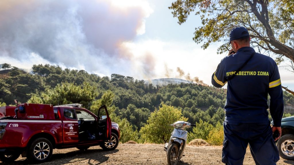 Μαίνονται οι μεγάλες πυρκαγιές σε Πρέβεζα, Χίο, Ιωάννινα, Ζάκυνθο – Νέο μέτωπο στην Κεφαλονιά (βίντεο)
