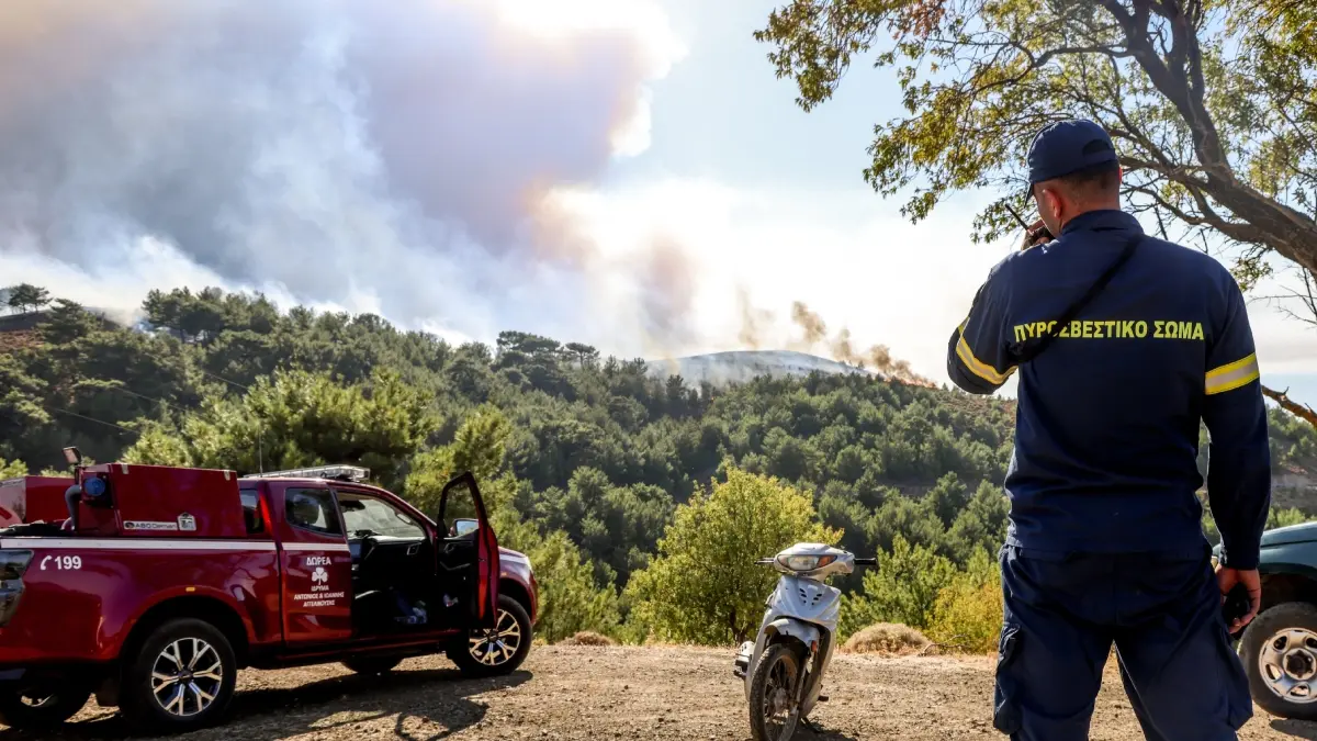 “Πορτοκαλί” συναγερμός για πυρκαγιές σε 14 περιοχές – Έκτακτα μέτρα, σε αυξημένη ετοιμότητα ο κρατικός μηχανισμός