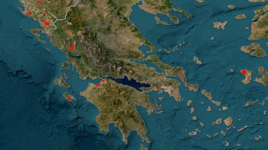 Δείτε LIVE χάρτες από δορυφόρους της NASA με τα πύρινα μέτωπα στην Ελλάδα