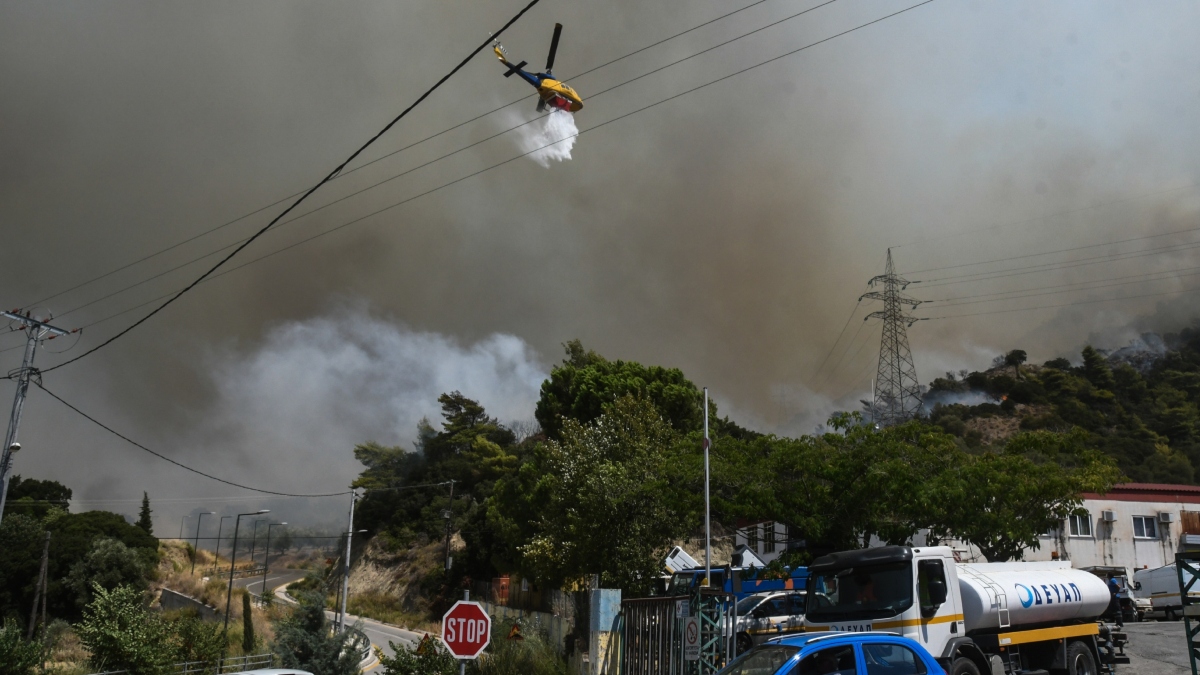 Αχαΐα: Μεγάλες καταστροφές από την πύρινη λαίλαπα – Δύσκολη η κατάσταση σε Συχαινά και Κάτω Αχαΐα, νέα “112” (βίντεο)