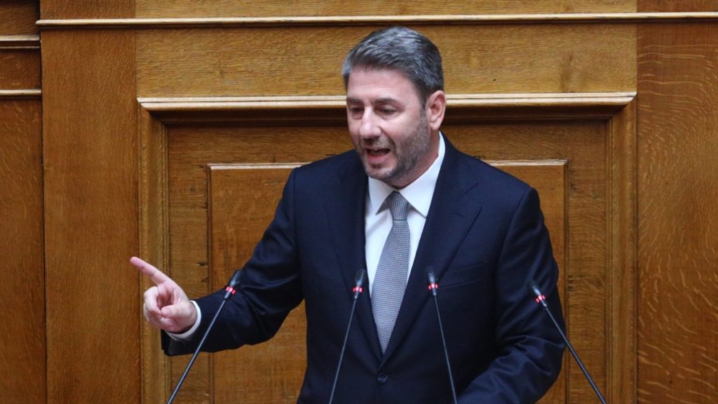 Ανδρουλάκης για φωτιές: “Η σκέψη μας με τους κατοίκους, τους πυροσβέστες, τους πιλότους και τους εθελοντές”