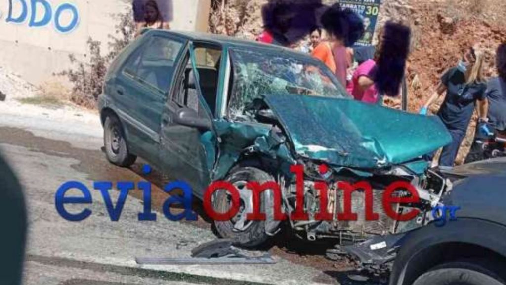 Εύβοια: Σφοδρή σύγκρουση με έναν τραυματία στα Στύρα (Φωτογραφίες)