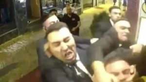 Αλόννησος: 70χρονος χτύπησε τον δήμαρχο για τη μονάδα αφαλάτωσης – Συνελήφθη και υπέστη εγκεφαλικό (Βίντεο)