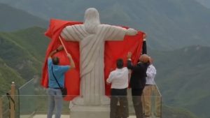 Ιστορικό άγαλμα του Χριστού στην Αλβανία – Νέο σύμβολο πίστης και τουρισμού στη βόρεια χώρα (βίντεο)