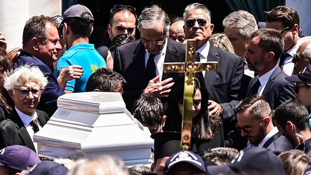 Συγκινεί το «αντίο» του Αντώνη Σαμαρά για την κόρη του: «Δεν αποχαιρετούμε σήμερα την Λένα μας, μαζί της θα είμαστε συνέχεια»