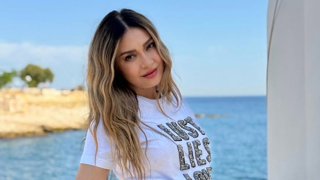 Αποστολία Ζώη: Αυτό είναι το μυστικό της τραγουδίστριας για να αποβάλλει στο άγχος (pics)