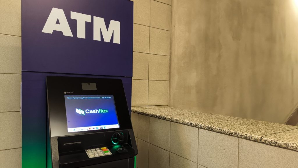 ΑΤΜ: Από τη Δευτέρα οι δωρεάν αναλήψεις – Θέσπιση εθνικού πλαφόν για τρίτους παρόχους